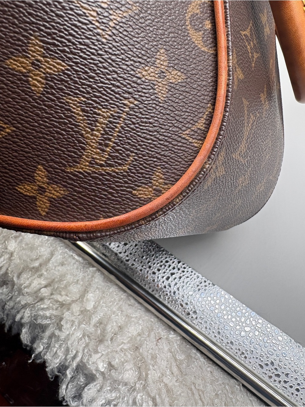 Louis Vuitton Ellipse PM Monogram Canvas Handbag USA Made Vintage - Picture 6 of 13